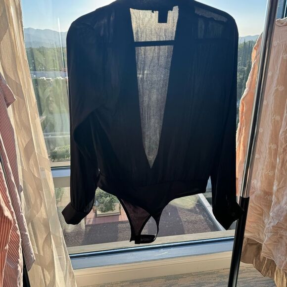 Sincerely Jules Black Deep V Plunge Neckline
Body Suit - Picture 3 of 4